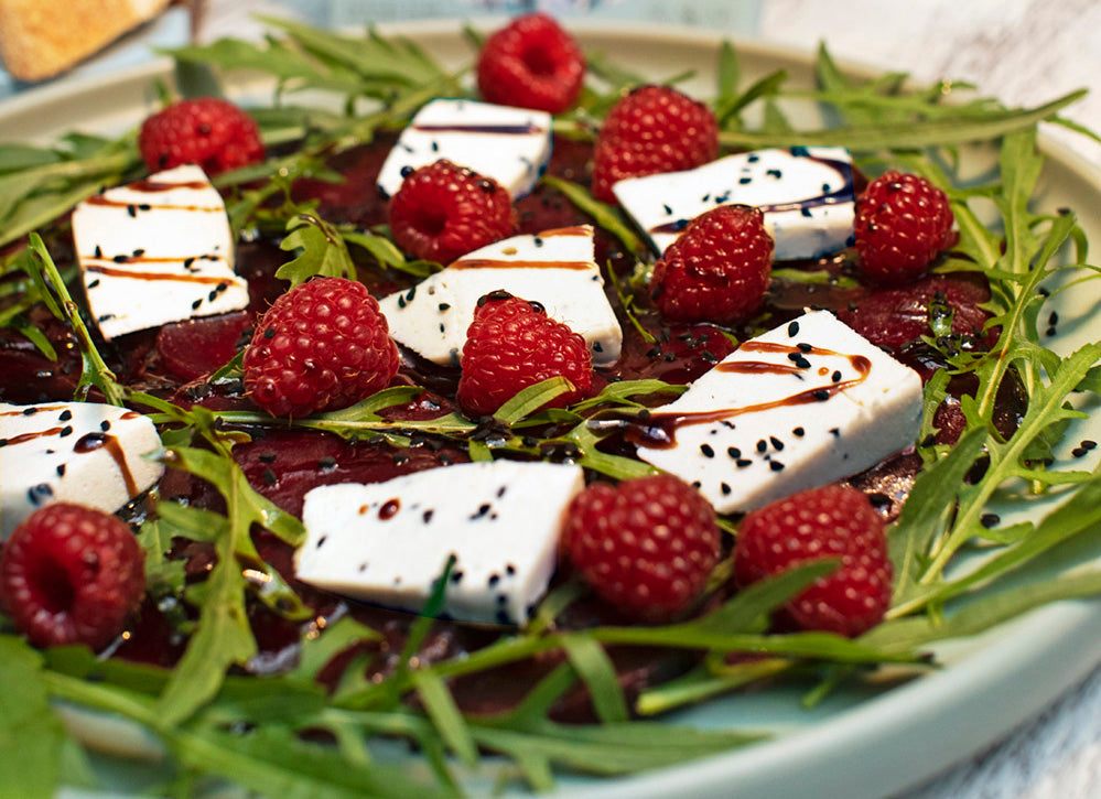 Carpaccio z buraka z Toczonym z czarnuszką