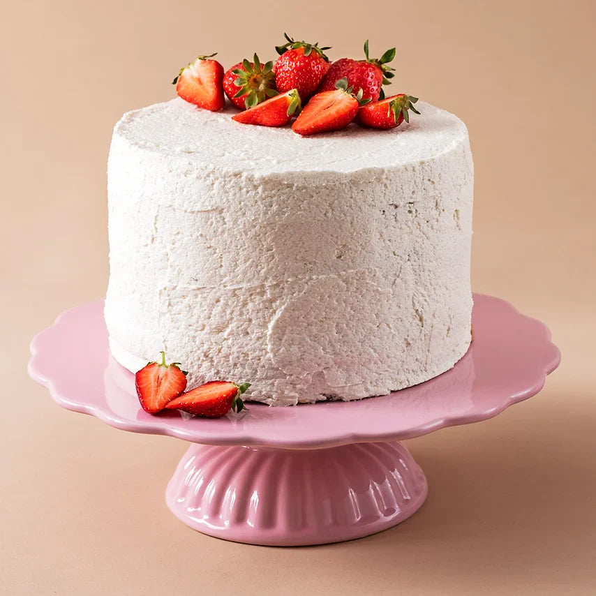 Wegański tort truskawkowy z kremem na Osełce Roślinnej