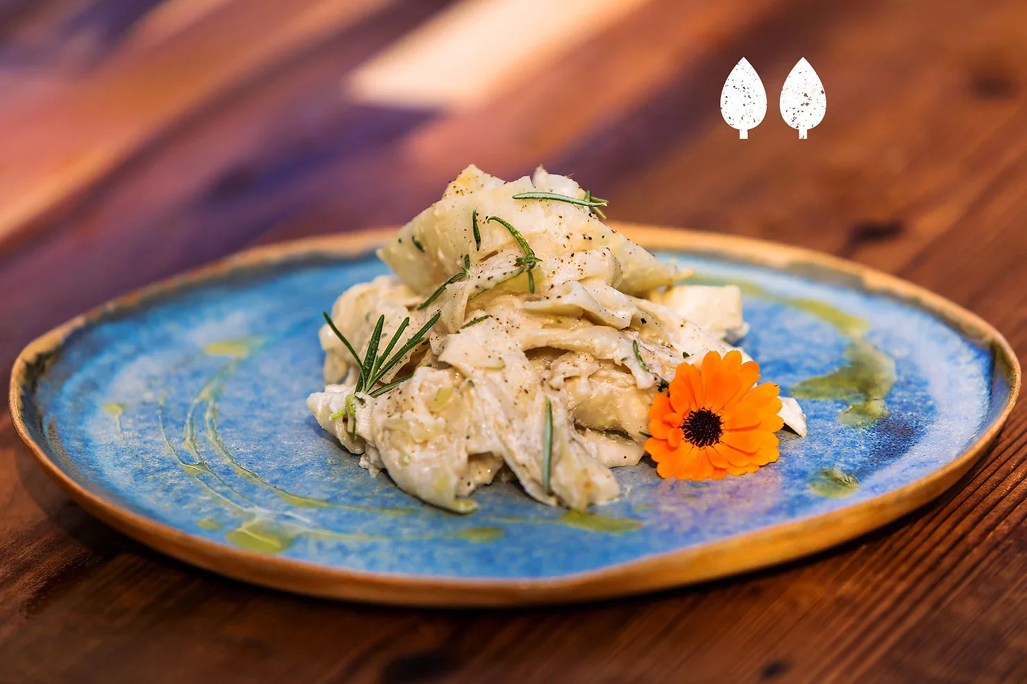 Tagliatelle z selera z roślinnym sosem serowo-grzybowym