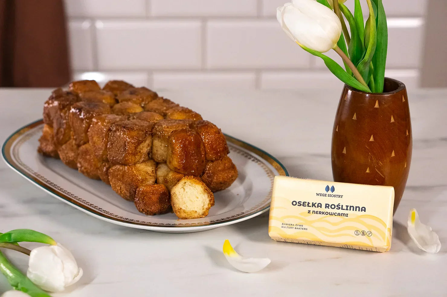 Małpi chlebek z Osełką roślinną z nerkowcami