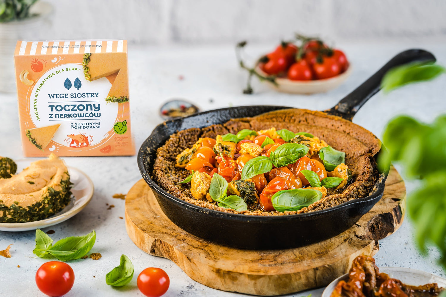 Wegański dutch baby na wytrawnie z Toczonym z suszonymi pomidorami