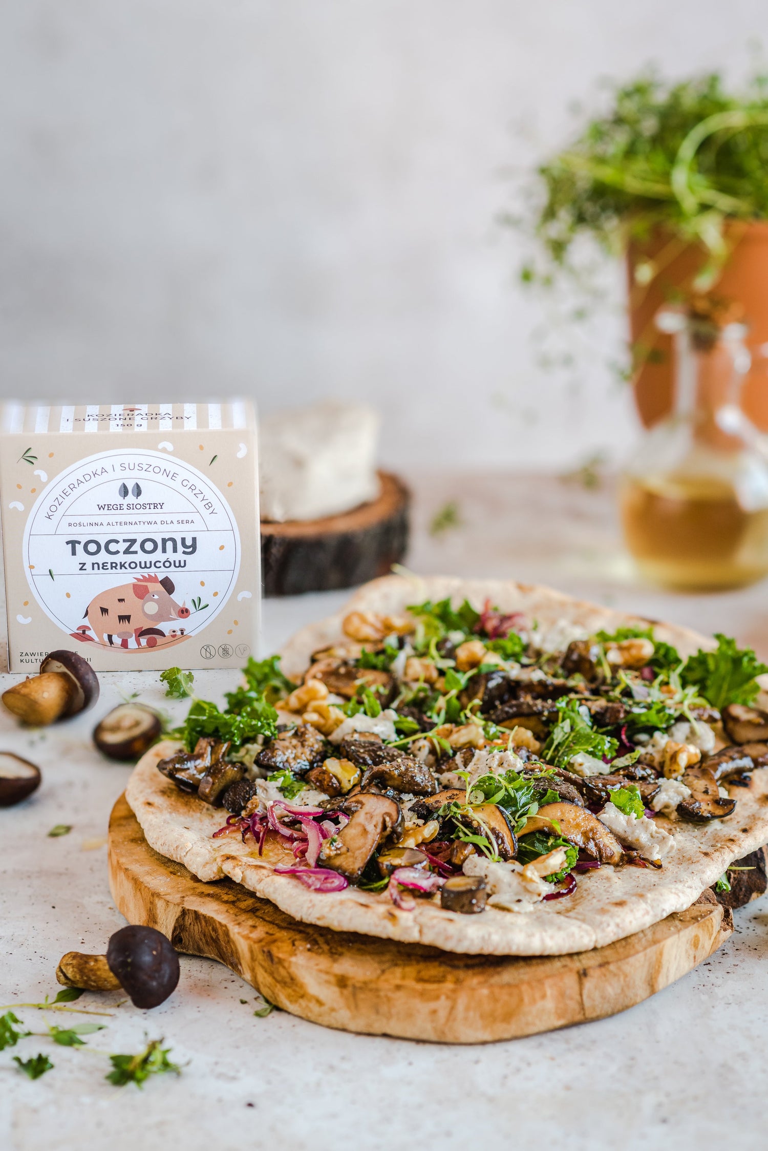 Podpłomyk z Toczonym, grzybami i jarmużem