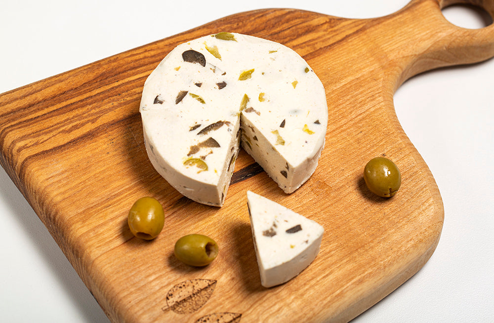 Toczony z nerkowców z oliwkami 140 g